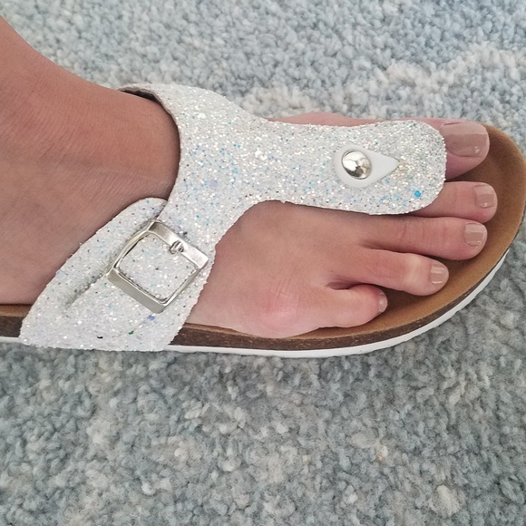 💸PRICE DROP😍 Cork Thong Glitter Sandals - Picture 2 of 4